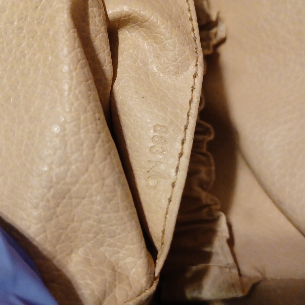 Authentic Louis Vuitton - Picture 7 of 9